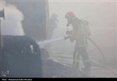 مهار حادثه آتش سوزی انبار پلاستیک - قم