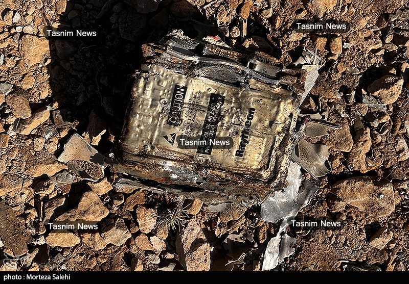 تصاویر اختصاصی تسنیم از انهدام جنگنده  در آسمان مرکزی ایران