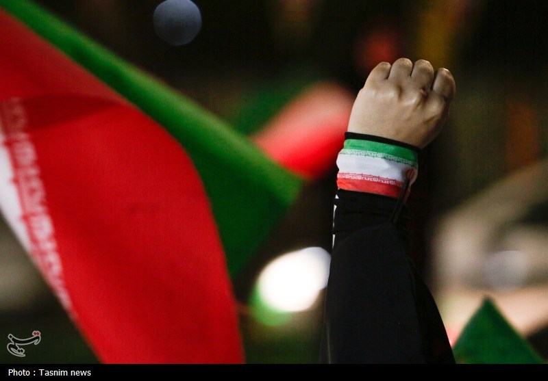 پیام مردم از بیت رهبری در ایرانشهر: آمریکا هیچ غلطی نمی‌تواند بکند