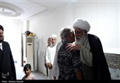 دیدار نماینده ولی فقیه در هرمزگان با خانواده شهید دانش آموز اهل سنت