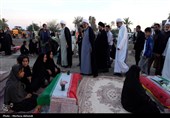حضور نماینده ولی فقیه در هرمزگان در گلزار شهدای دانش‌آموز میناب