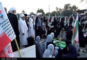 حضور نماینده ولی فقیه در هرمزگان در گلزار شهدای دانش‌آموز میناب