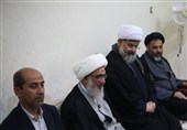 دیدار نماینده ولی‌فقیه در بوشهر با خانواده‌های شهدای جنگ رمضان در دشتی