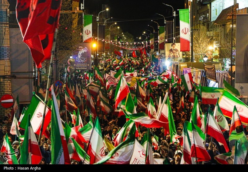 جامعه فروپاشیده و تحقیرشده ایران چگونه به یک ملت شگفتی‌ساز تبدیل شد؟