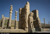 کشف 209 سکه دوران اسلامی در اطراف تخت جمشید