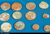 کشف 209 سکه دوران اسلامی در اطراف تخت جمشید