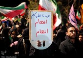 میدان شهدا میزبان شب نشینی عاشقانه مردم اراک