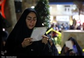 میدان شهدا میزبان شب نشینی عاشقانه مردم اراک