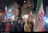 میدان شهدا میزبان شب نشینی عاشقانه مردم اراک