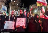 میدان شهدا میزبان شب نشینی عاشقانه مردم اراک