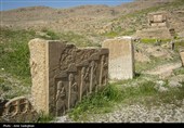 گردشگران در مجموعه جهانی تخت جمشید