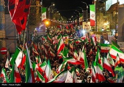 Ночное собрание иранского народа в поддержку лидера и вооруженных сил страны