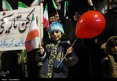 بیرق‌های برافراشته در کرمانشاه