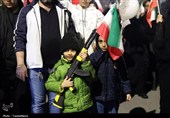 بیرق‌های برافراشته در کرمانشاه
