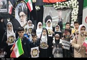 کلاس‌هایی که بوی دلتنگی می‌دهند؛ مشق همدلی دانش‌آموزان عجب‌شیر در اربعین شهدای میناب