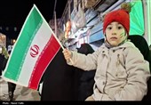 کلاس‌هایی که بوی دلتنگی می‌دهند؛ مشق همدلی دانش‌آموزان عجب‌شیر در اربعین شهدای میناب