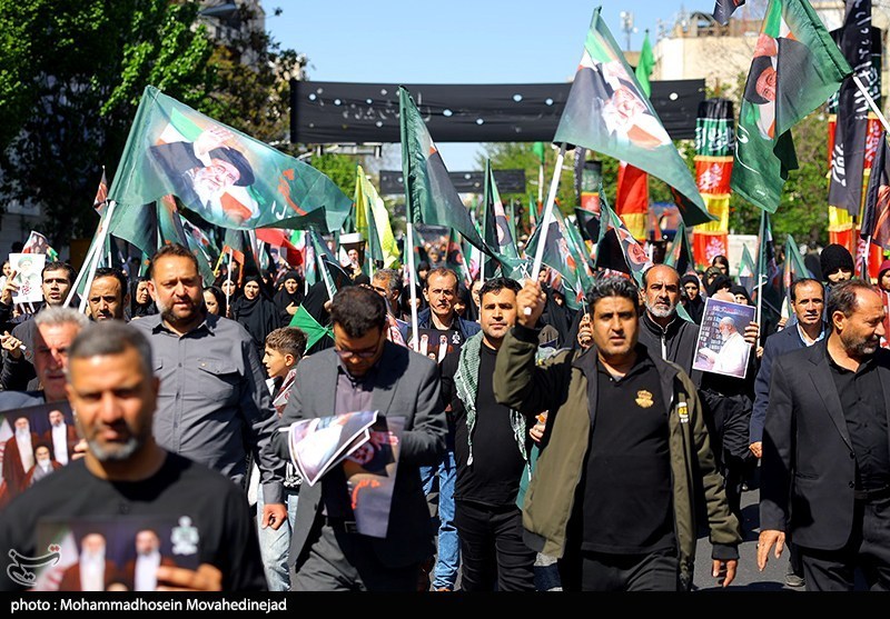 مراسم عزاداری چهلمین روز شهادت رهبر انقلاب در تهران - 1