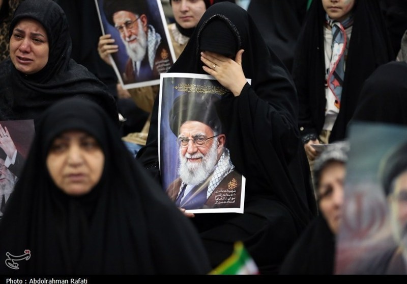 سوگواری بانوان یزدی در اربعین رهبر شهید انقلاب