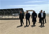 افتتاح نیروگاه‌های خورشیدی یزد برای تقویت شبکه برق در تابستان