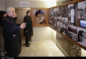 حضور خدام حرم مطهر رضوی در منزل رهبر شهید انقلاب