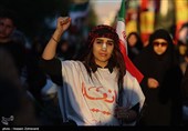 امروز در مراسم عزاداری چهلمین روز شهادت رهبر انقلاب در تهران طیف های مختلفی از مردم عزادار و پیروان راه امام شهیدشان حضور داشتند