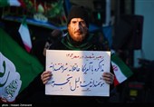 امروز در مراسم عزاداری چهلمین روز شهادت رهبر انقلاب در تهران طیف های مختلفی از مردم عزادار و پیروان راه امام شهیدشان حضور داشتند
