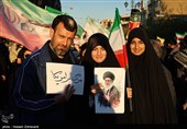 امروز در مراسم عزاداری چهلمین روز شهادت رهبر انقلاب در تهران طیف های مختلفی از مردم عزادار و پیروان راه امام شهیدشان حضور داشتند