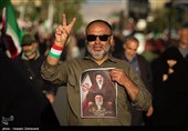 امروز در مراسم عزاداری چهلمین روز شهادت رهبر انقلاب در تهران طیف های مختلفی از مردم عزادار و پیروان راه امام شهیدشان حضور داشتند
