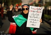امروز در مراسم عزاداری چهلمین روز شهادت رهبر انقلاب در تهران طیف های مختلفی از مردم عزادار و پیروان راه امام شهیدشان حضور داشتند