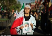 امروز در مراسم عزاداری چهلمین روز شهادت رهبر انقلاب در تهران طیف های مختلفی از مردم عزادار و پیروان راه امام شهیدشان حضور داشتند