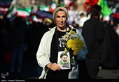 امروز در مراسم عزاداری چهلمین روز شهادت رهبر انقلاب در تهران طیف های مختلفی از مردم عزادار و پیروان راه امام شهیدشان حضور داشتند