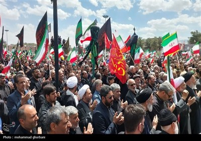 مردم پای کار نظام وانقلاب هستند