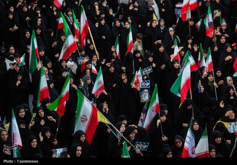 لبیک مردم قم به فرمان رهبر انقلاب