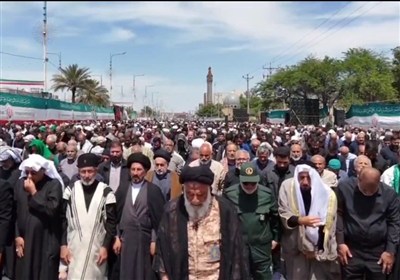 حضور باشکوه مردم در نماز جمعه اهواز