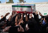 تشییع پیکر شهید 10 ماه به همراه خانواده