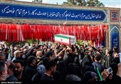 تشییع پیکر شهید 10 ماه به همراه خانواده