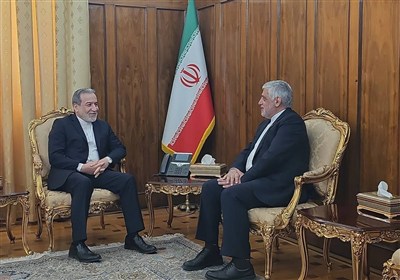 وزير الخارجية الإيراني يؤكد ضرورة وقف هجمات الكيان الصهيوني ضد لبنان