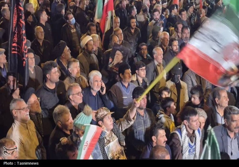 حضور پرشور مردمی در کاشان به موج چهل و یکم رسید