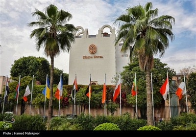 Iran, US Hold Talks in Islamabad