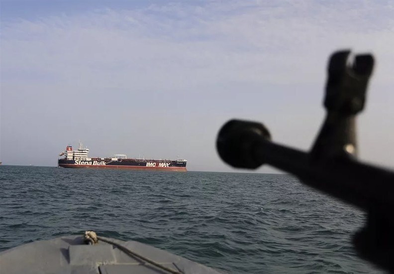 IRGC: Military Vessels Approaching Strait of Hormuz “A Violation of Ceasefire”