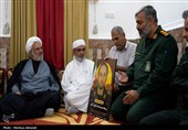 دیدار نماینده ولی‌فقیه در هرمزگان با خانواده پاسدار شهید اهل سنت