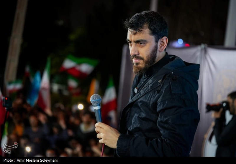 اجتماع خادمان هیئت ثارالله زنجان در محل بمباران حسینیه اعظم