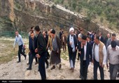 بازدید استاندار از آبشار کمردوغ قلعه رئیسی