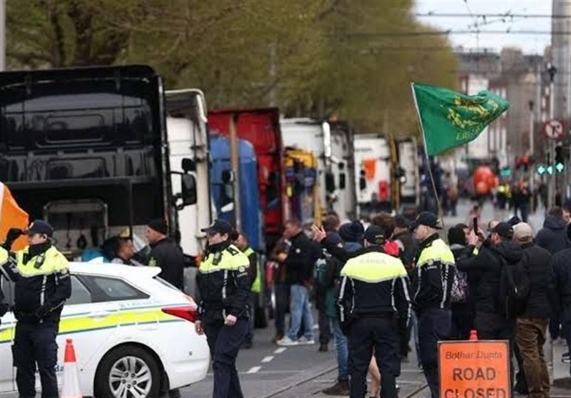 اعتراضات گسترده ایرلندی ها به گرانی سوخت ناشی از جنگ علیه ایران