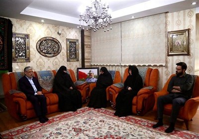 دیدار وزیرعلوم با خانواده شهید امیر نصیرزاده