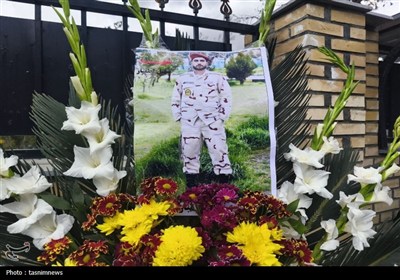 تشییع و وداع با شهید مرزبان در سنندج؛ «سهیل لطف‌یار» آرام گرفت+فیلم