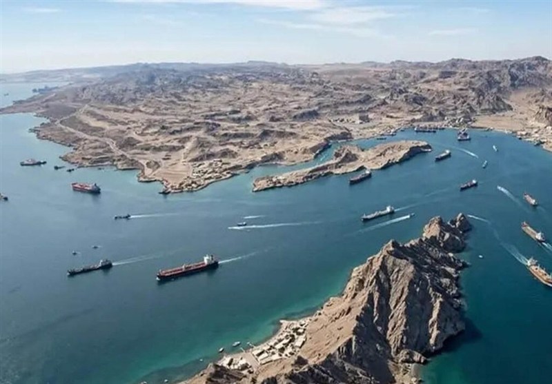 האקונומיסט: איראן גובה אגרה של 2 מיליון דולר ממכליות במצר הורמוז