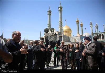 عرض ارادت دسته‌جات عزاداری امام صادق (ع) در حرم حضرت معصومه(س)