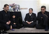 تقدیر استاندار اردبیل از صبر خانواده شهدای جنگ رمضان گرمی