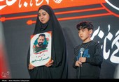 مشت‌های گره کرده کرمانی‌ها در حمایت از رهبری